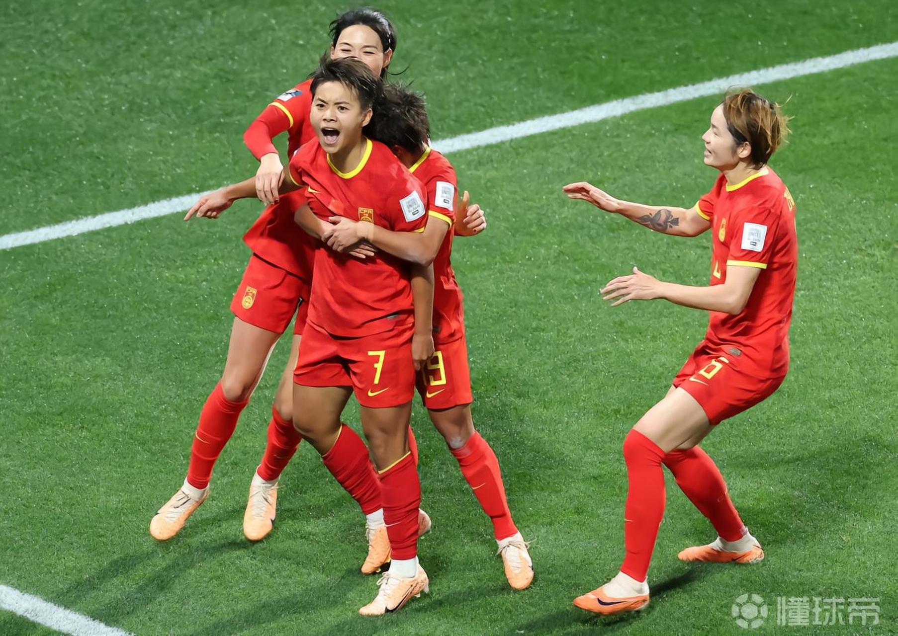 国际女足比赛中，中国队获得胜利