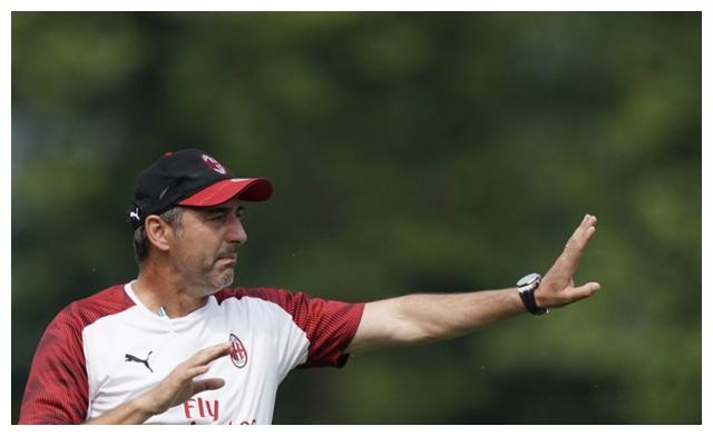 都灵队主场失利，教练被批评战术不当的简单介绍