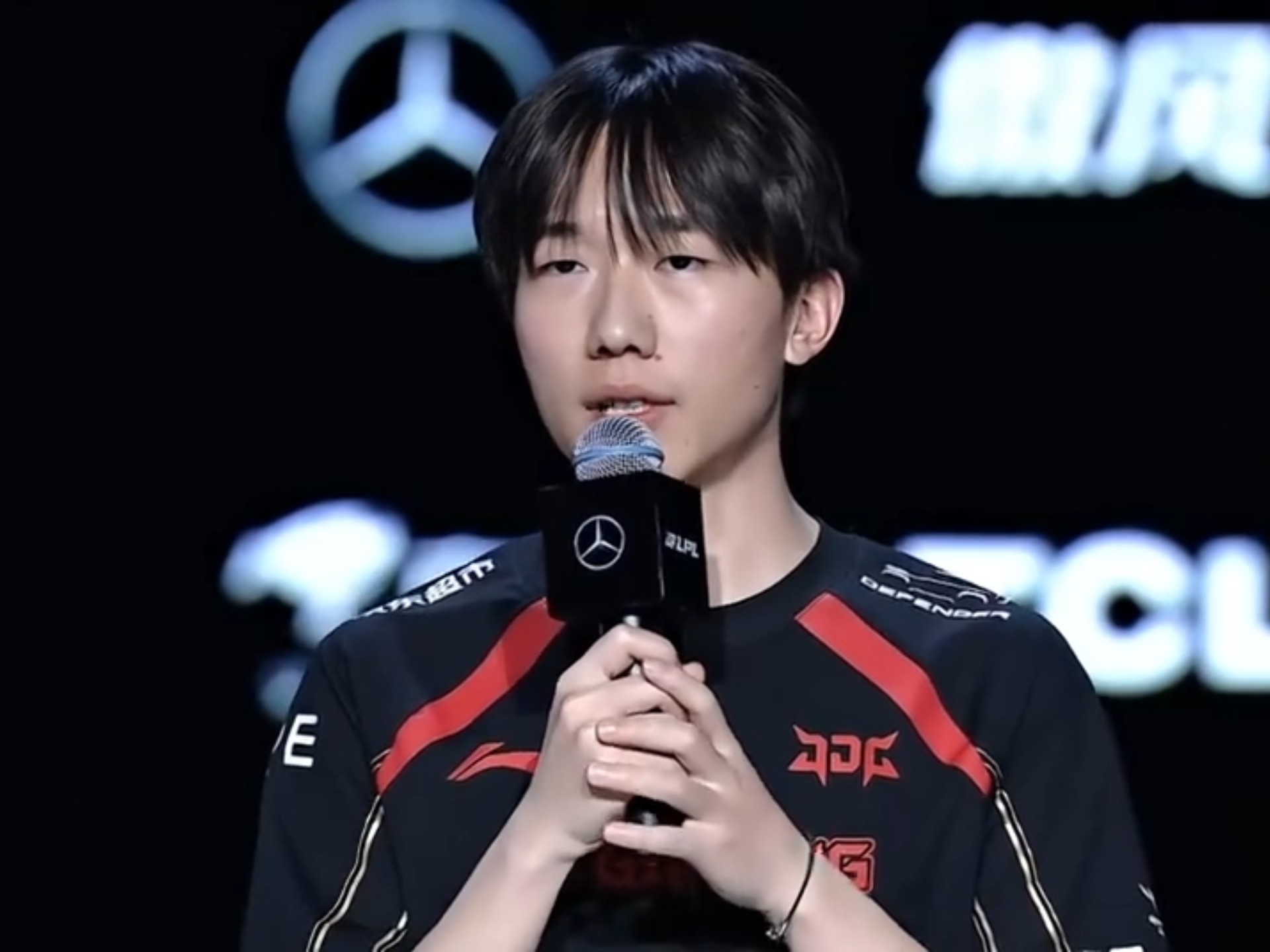 LGD强势JDGaming，Doinb爆发神勇的简单介绍