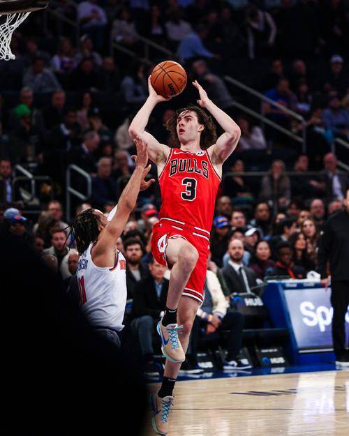 公牛擒勇士，拉文绝杀表现惊艳