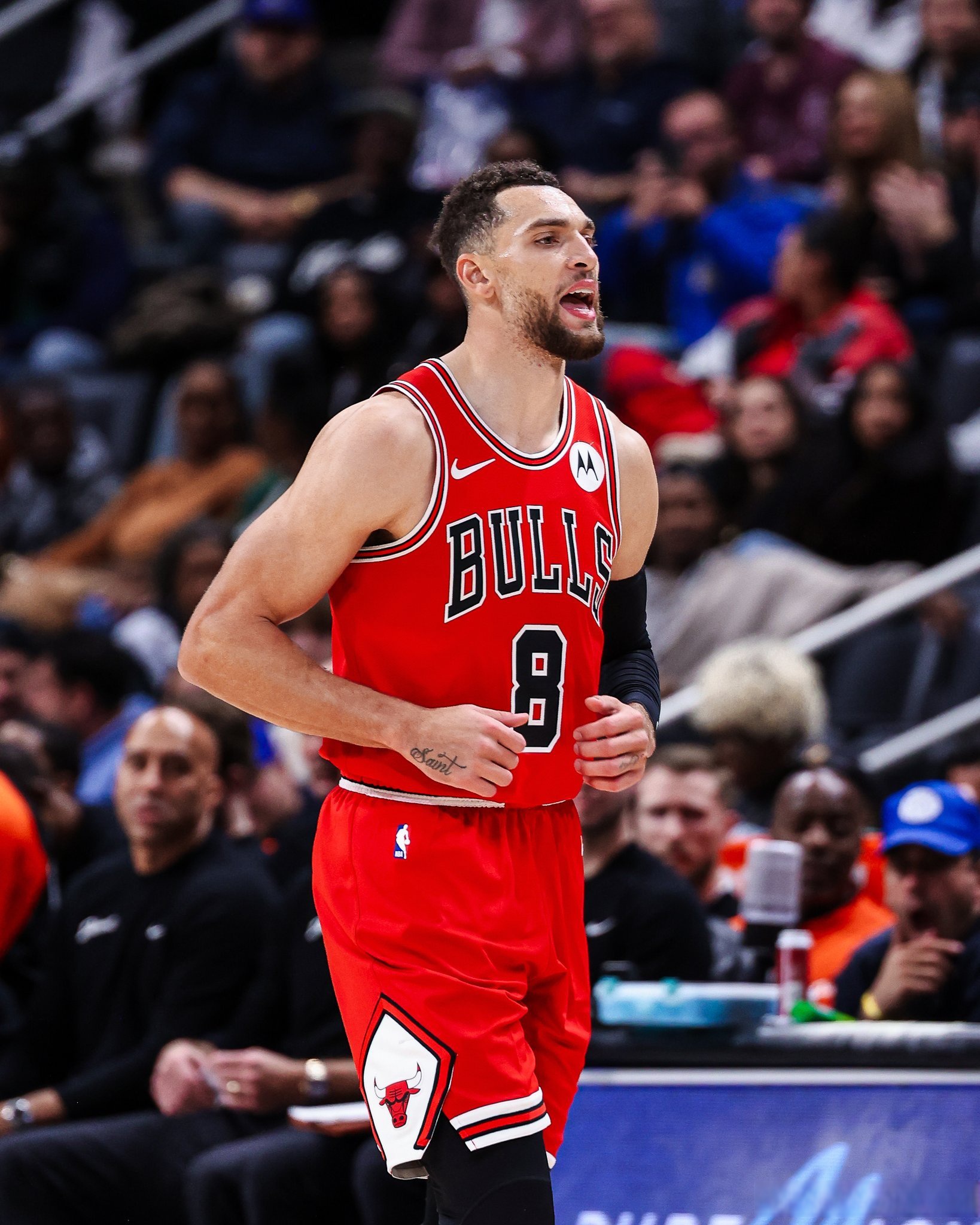 公牛擒勇士，拉文绝杀表现惊艳