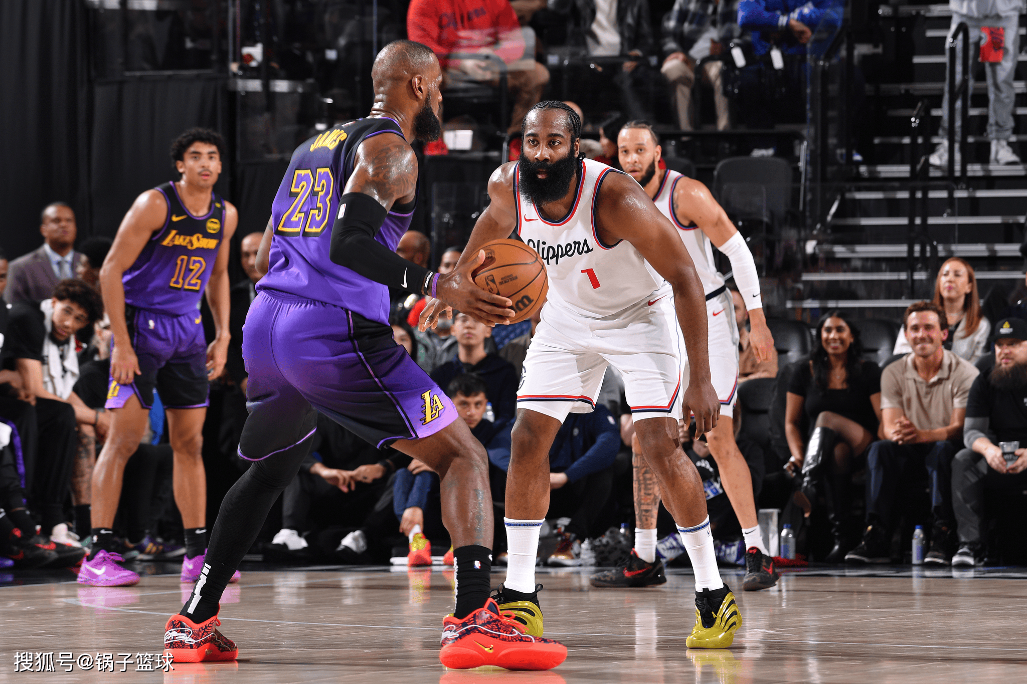 快船击败湖人，展示实力