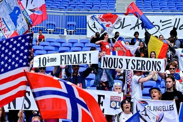 包含瓦伦西亚轻取丹麦，哈兰德关键制胜的词条