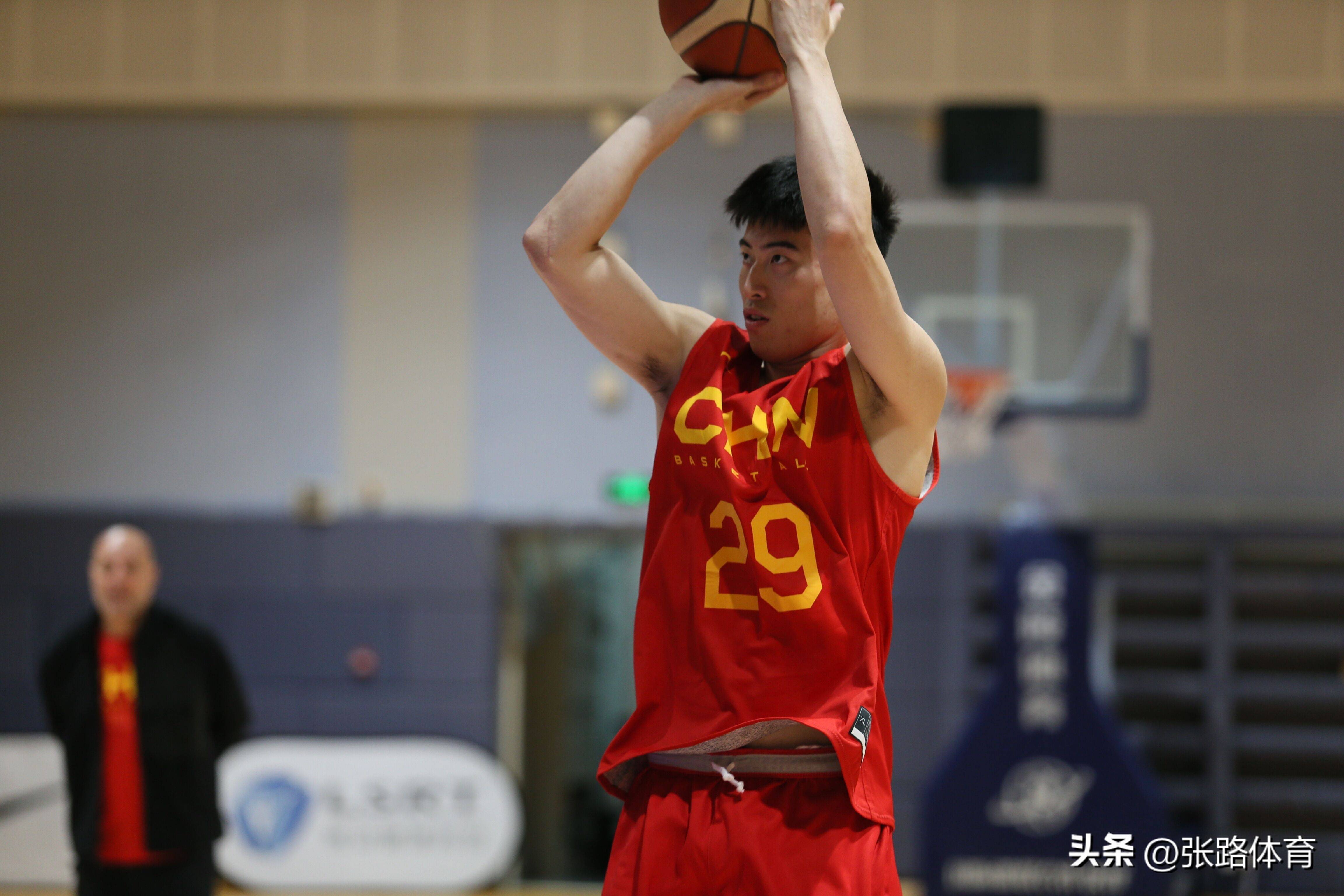 包含外线投篮稳定，助球队击败强敌的词条