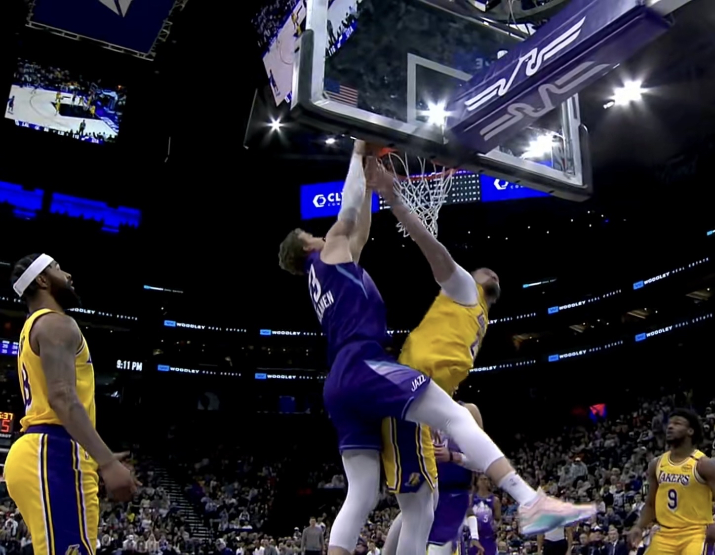 爵士惜败掘金,遭遇两连败 爵士惜败掘金,遭遇两连败