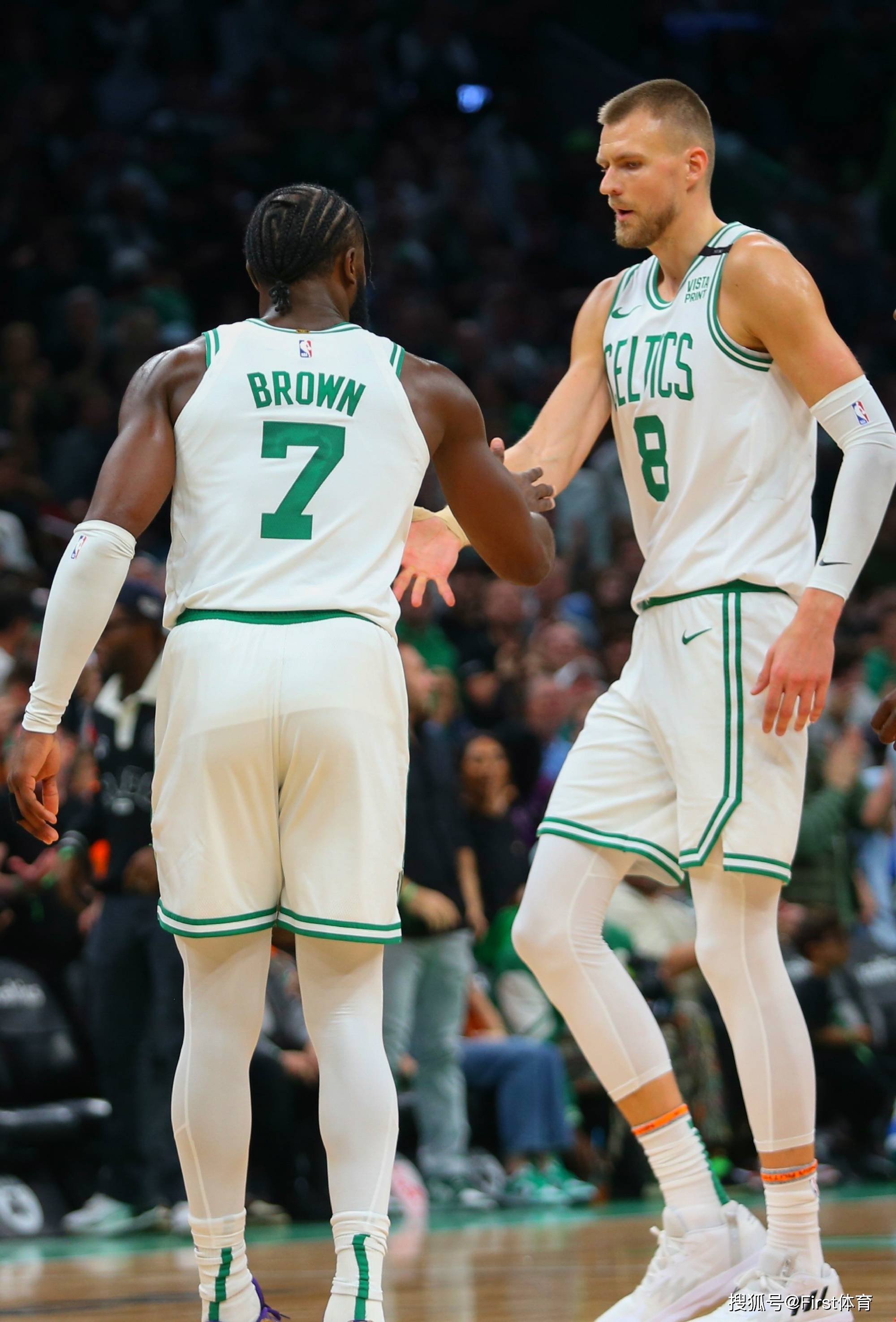 包含勇士B队逆转魔术，波尔津吉斯绝境逆转的词条