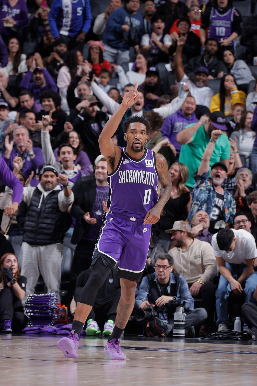 吉林队力克灰熊，浓眉哥统治全场