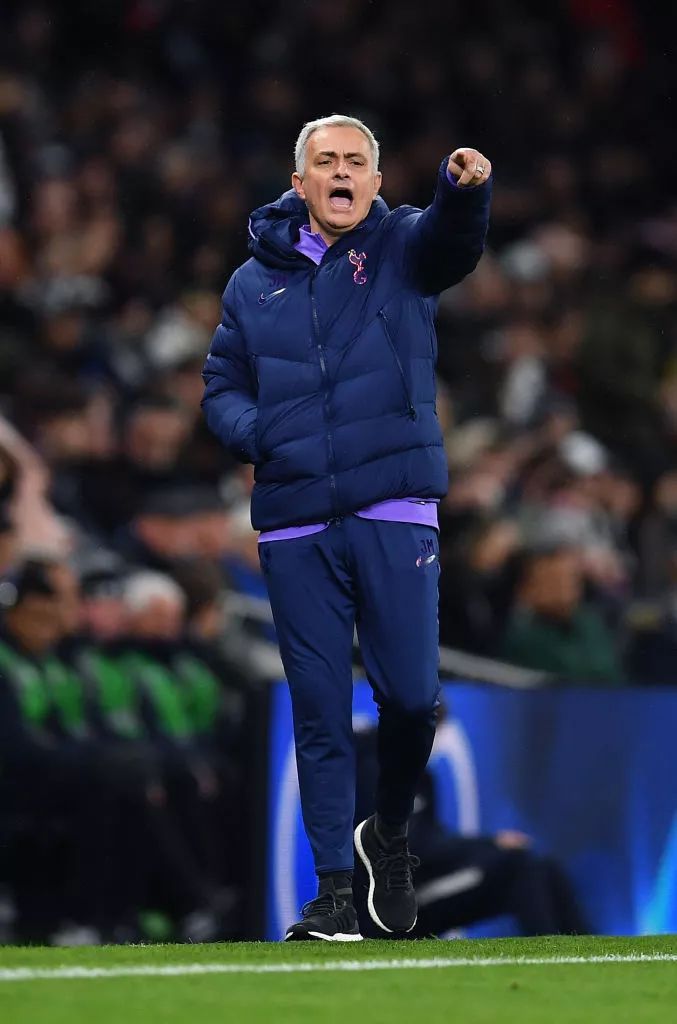 巴西鏖战希腊，孙兴慜扛起全队