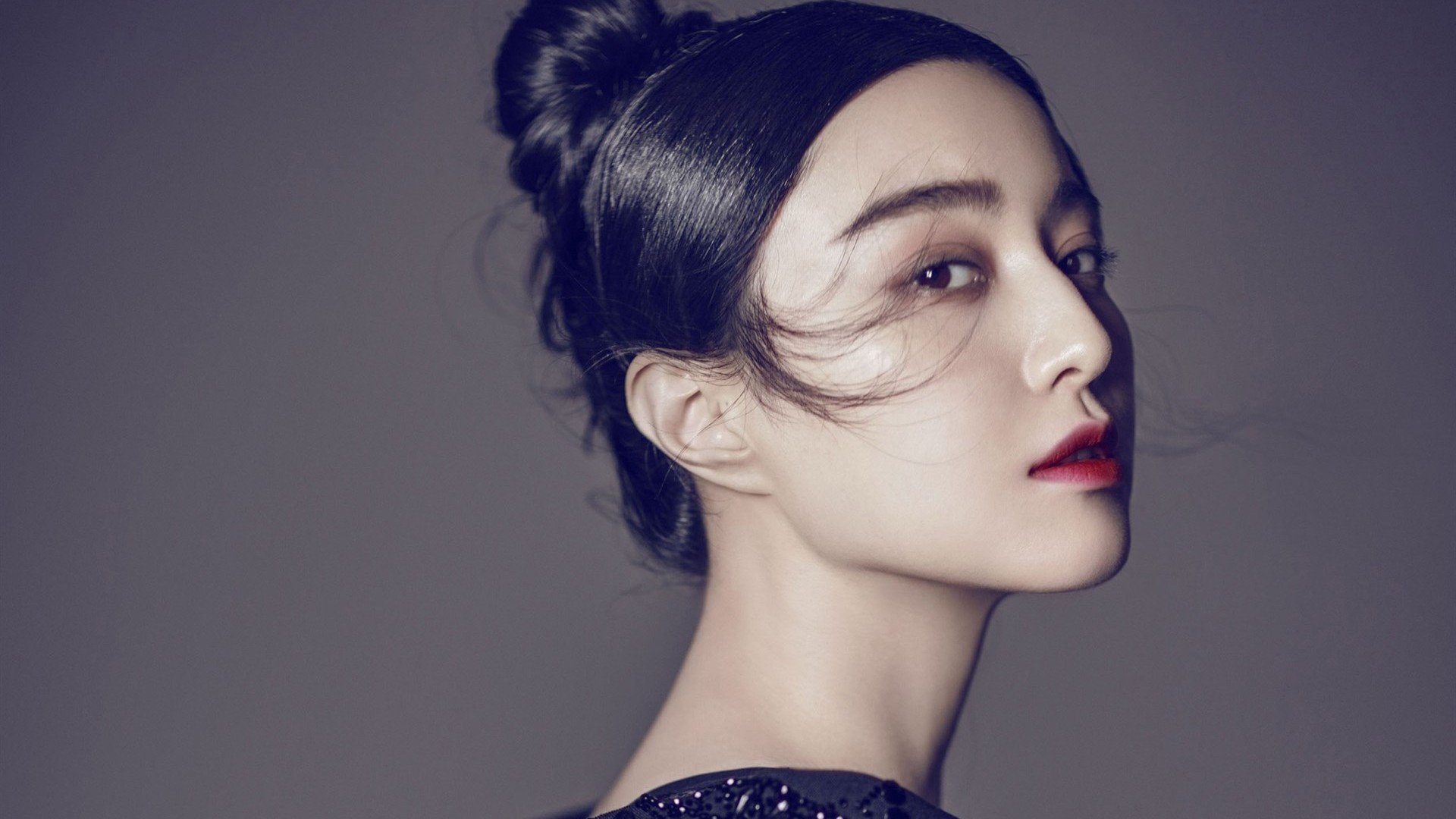 维尼修斯破界，当巴萨蓝虹遇见喀麦隆雄狮，一个人的战争与和平