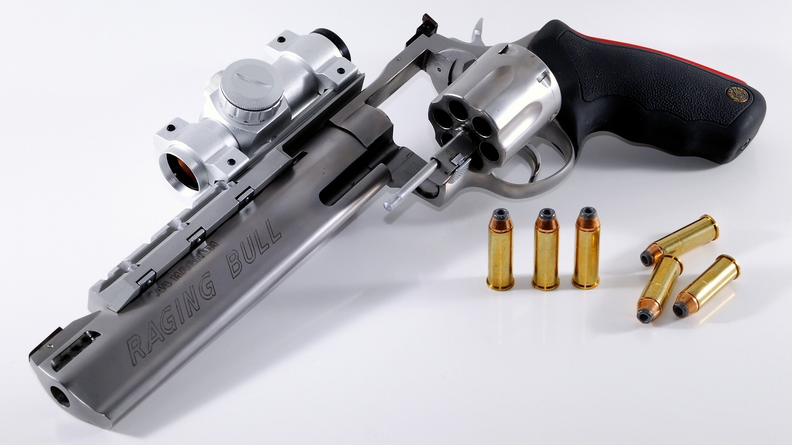 鏖战阿根廷，伊萨克奥运周期关键战中接管比赛