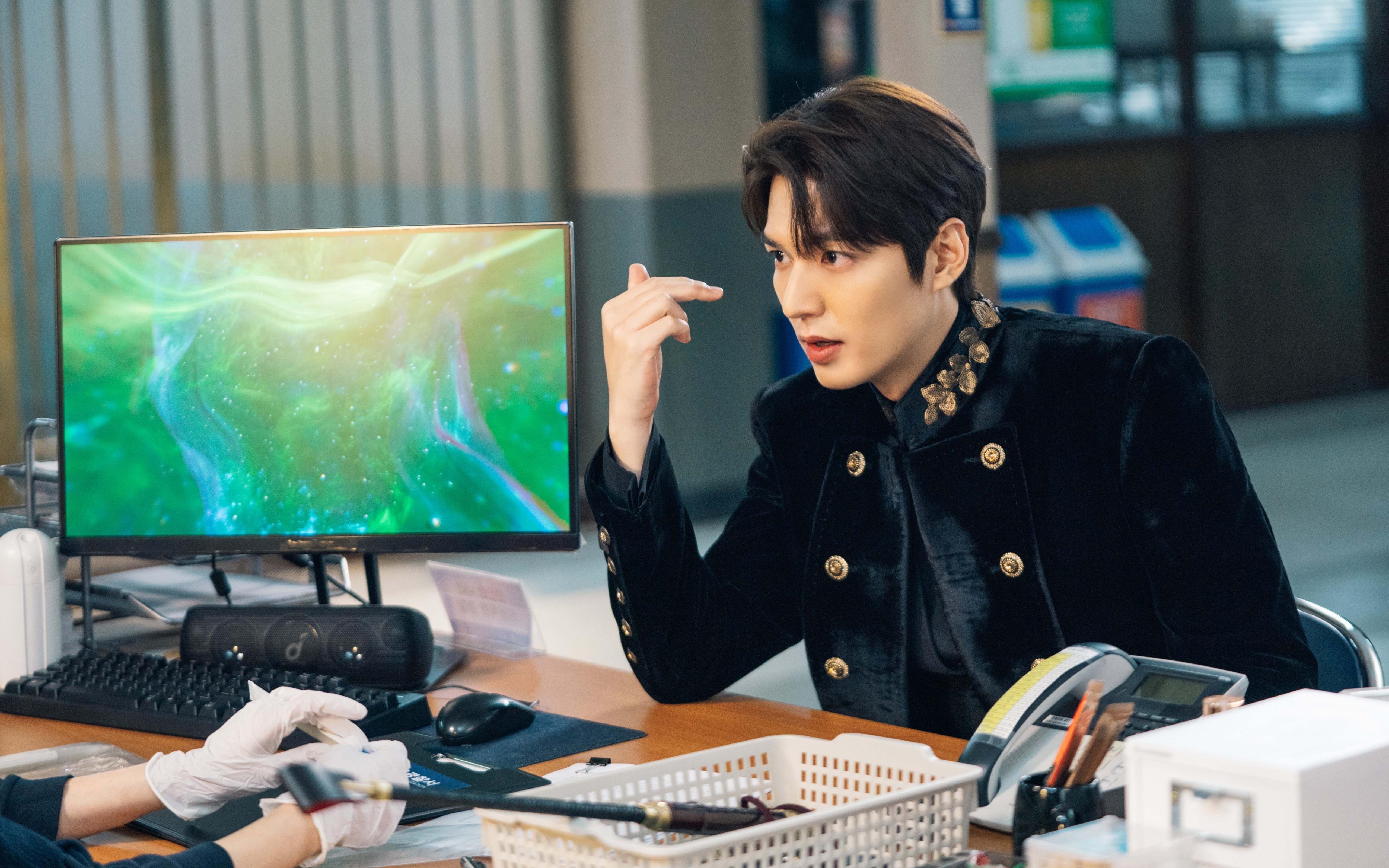 冷门与传奇，团队失序与巨星接管之夜