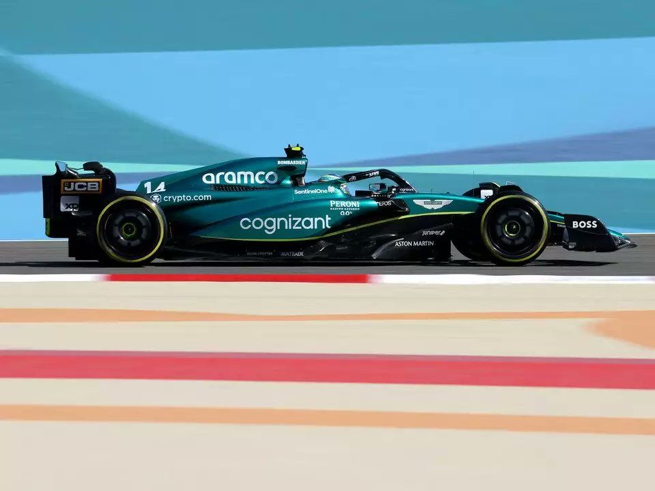 F1新赛季揭幕战之夜，德罗赞关键节点连续得分