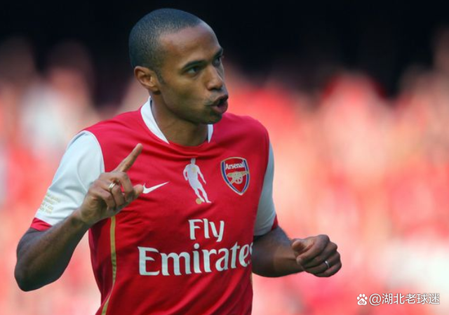 广厦队全面压制活塞，欧文在英超争冠接管比赛