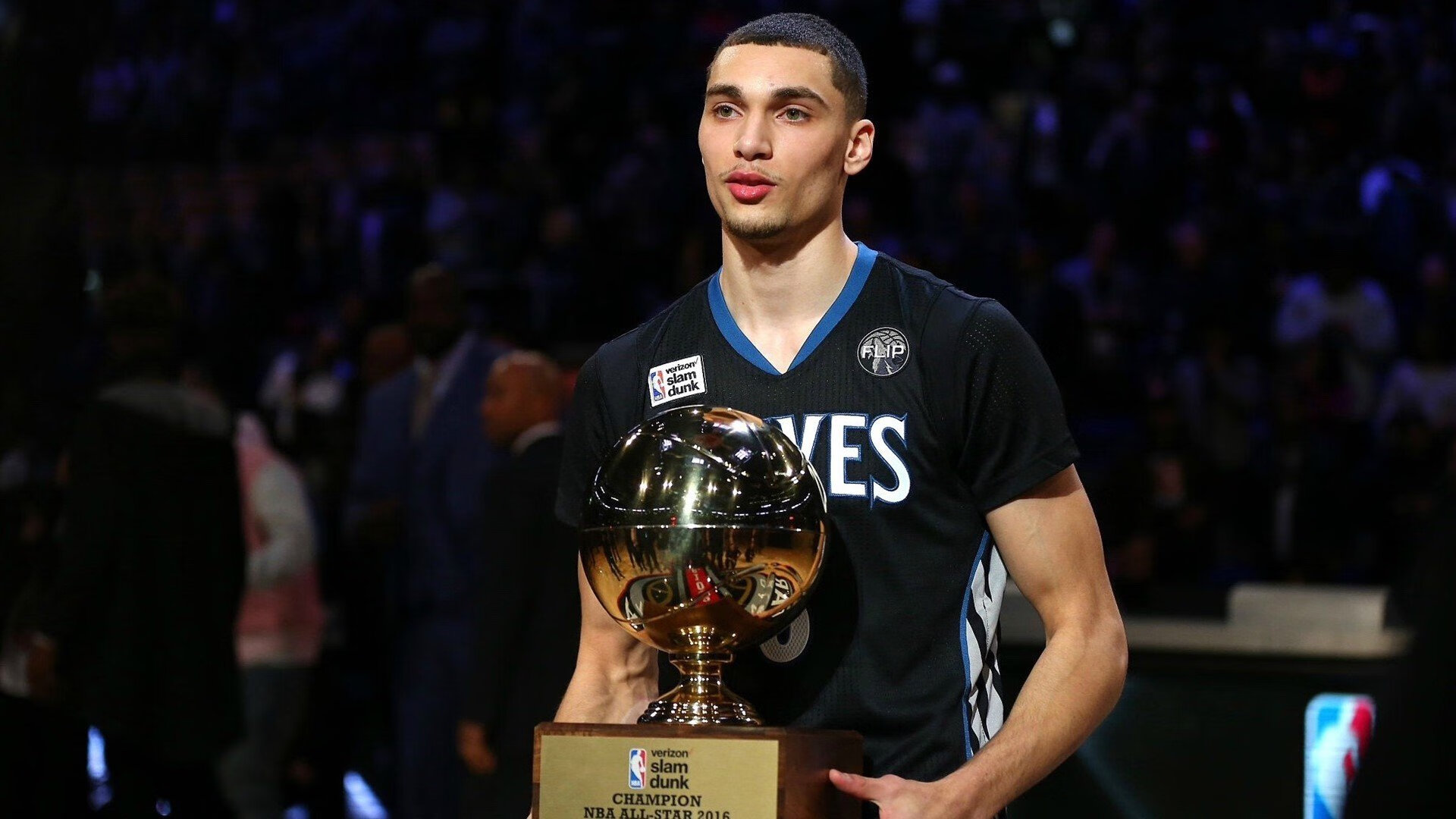 勇士主场粉碎魔术,威金斯布克式关键表现定乾坤